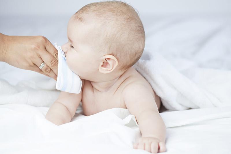 Phong tục đốt vía cho trẻ sơ sinh