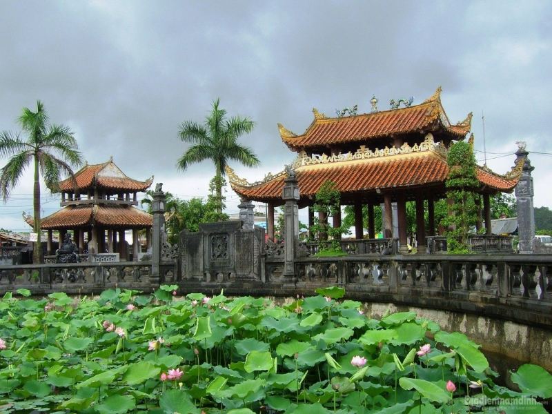 Phủ Dầy là nơi Mẫu Liễu Hạnh giáng sinh xuống trần