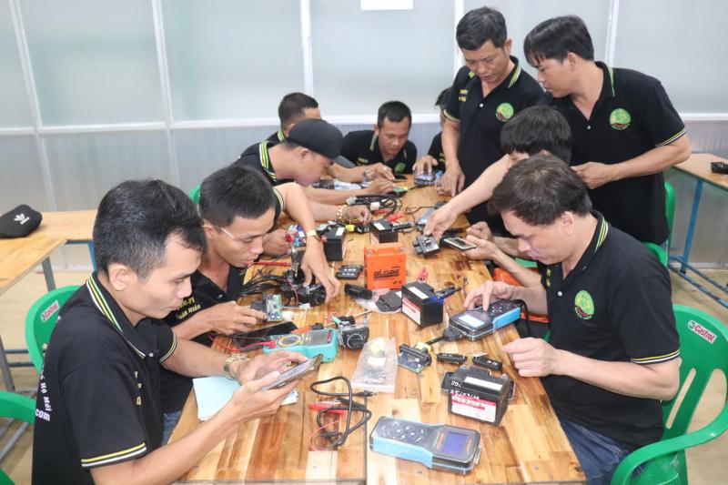 Gara sửa xe của Trung Tâm Quân Hiền