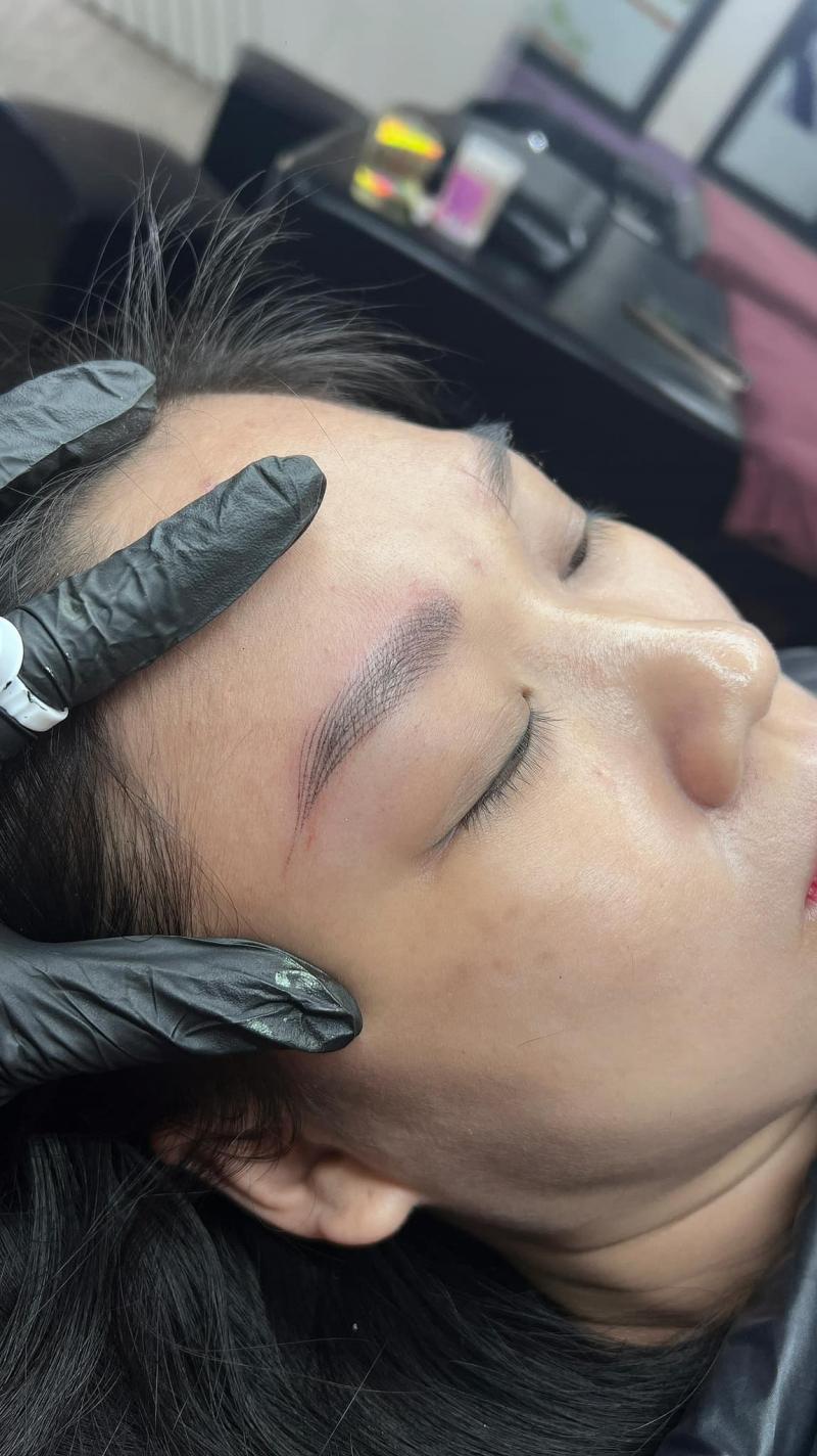 Phun thêu thẩm mĩ Hương Bùi