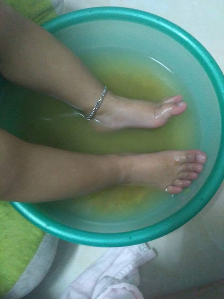 Ngâm chân bằng nước gừng