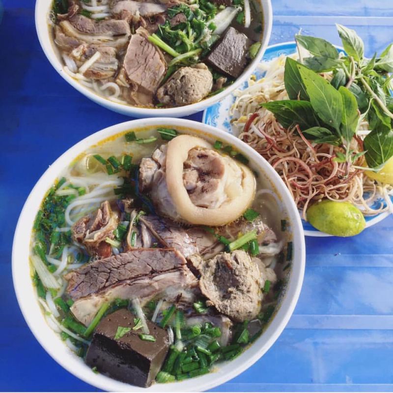 Phương Vân - Bún bò Huế