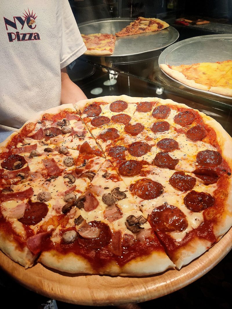 Pizza khổng lồ - NYC Pizza