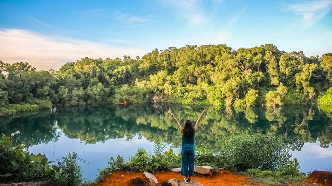 Pulau Ubin là một hòn đảo nhỏ nằm ở vùng biển Ðông Bắc của Singapore