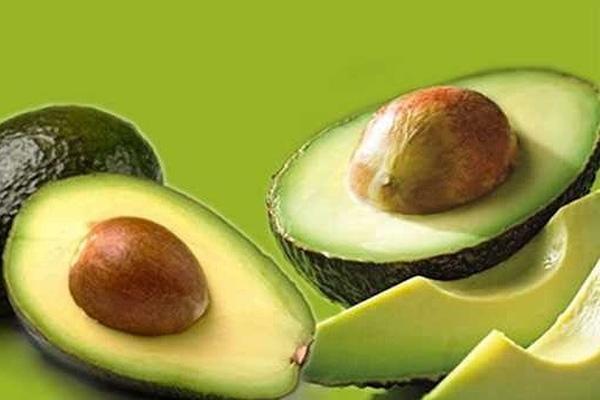 Bơ giúp mái tóc óng mượt và sạch gàu