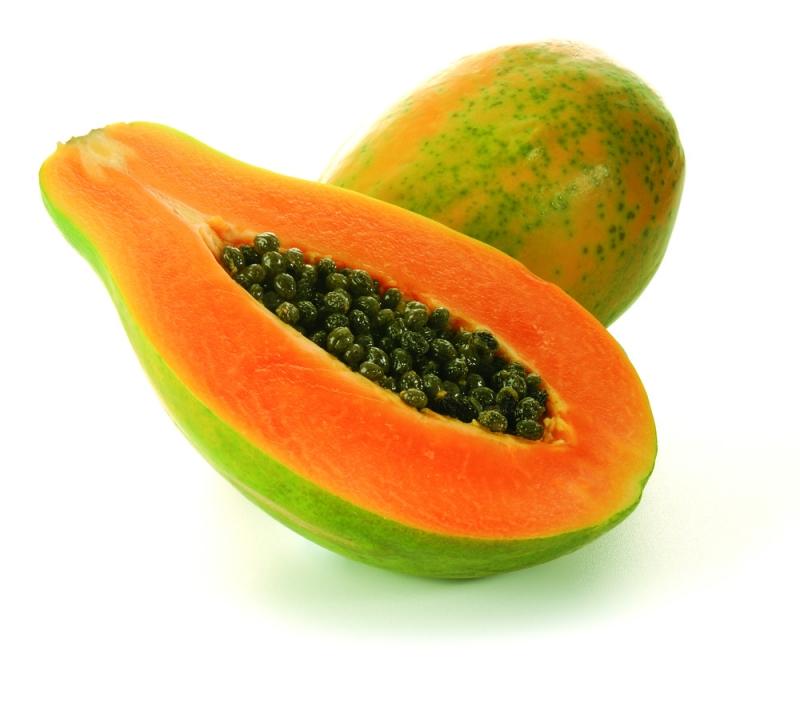 Ngoài ra quả đu đủ xanh nghiền nát với nước, dùng bôi mặt hoặc tay để chữa chai chân và bệnh eczema.