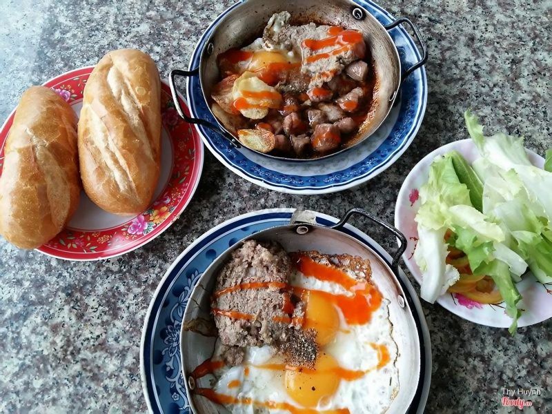 Quán Ăn 9 Tú - Bánh Mì Chảo