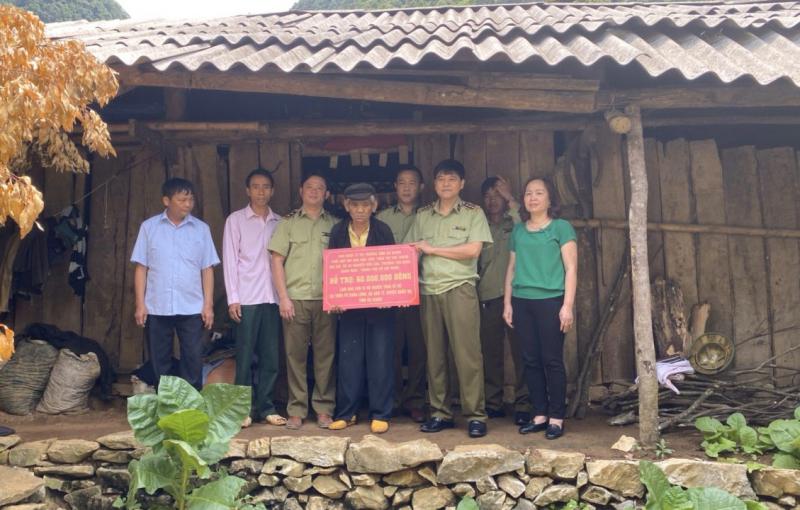 Nhiều người dẫn Quản Bạ vẫn đang sống dựa vào sự hỗ trợ của nhà nước và các tổ chức xã hội