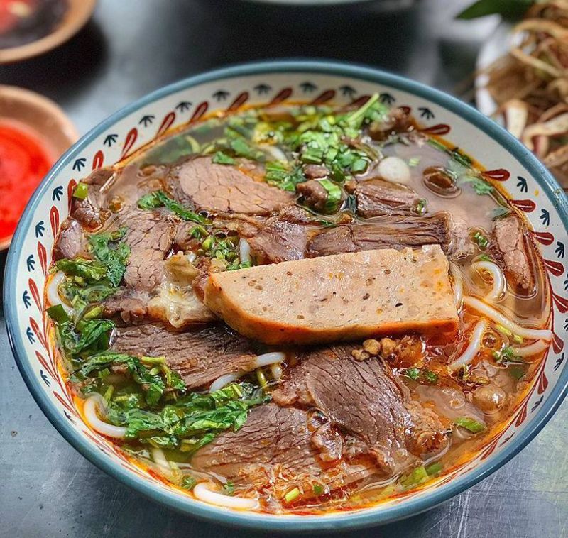 Quán Bún Bò Chú Gấu