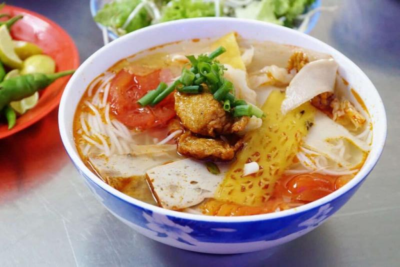 Quán bún chả cá Phượng Tèo
