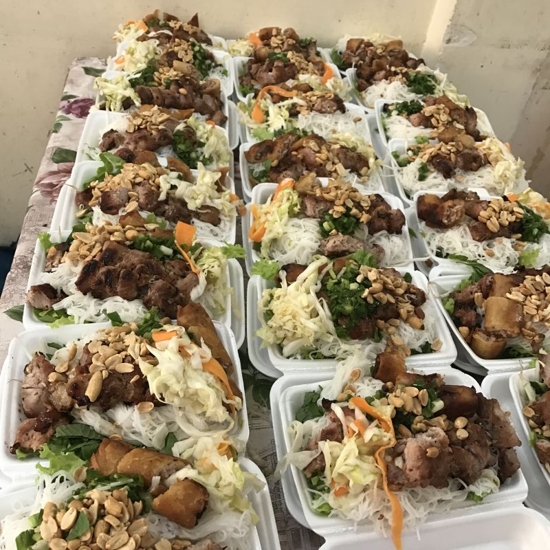 Quán Bún Thịt Nướng Cô Lùn