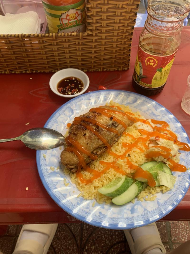 Quán Cơm Gà Xối Mỡ Sáng Ký