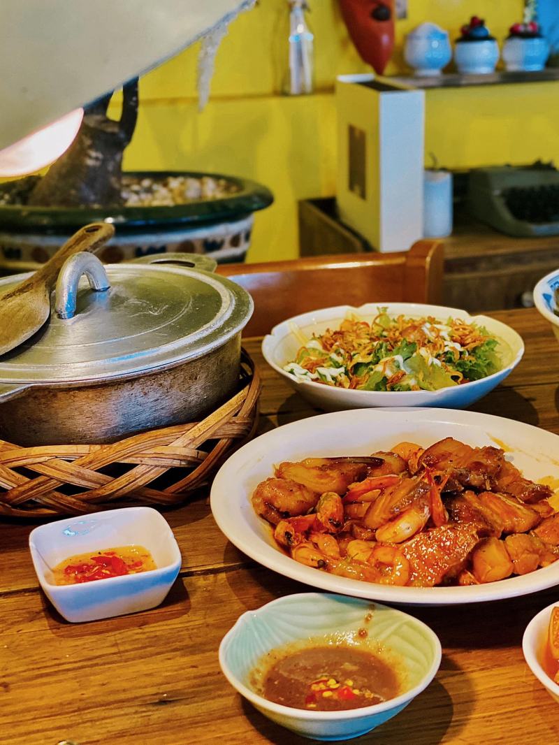 Quán Cơm Linh Đà Lạt