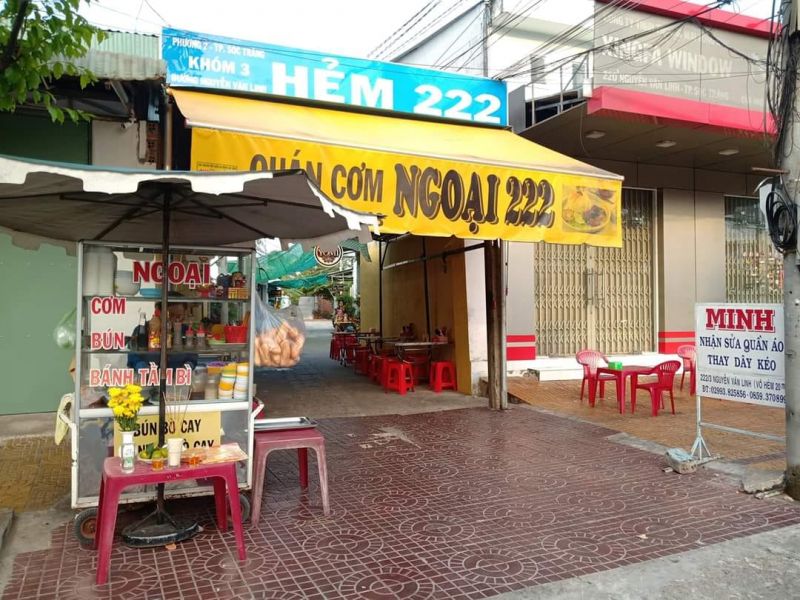 Quán Cơm Ngoại