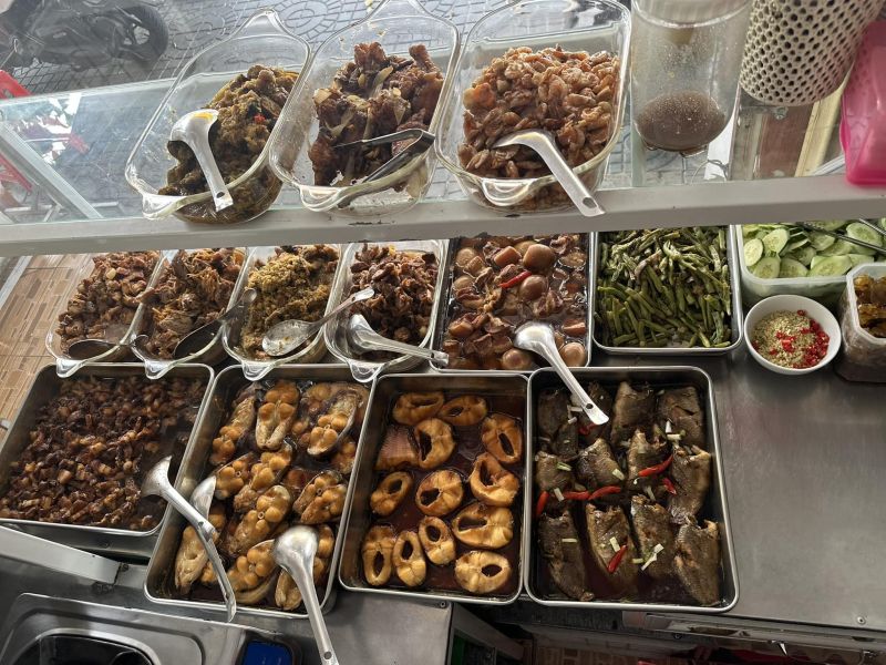Quán Cơm Vị Hương Út