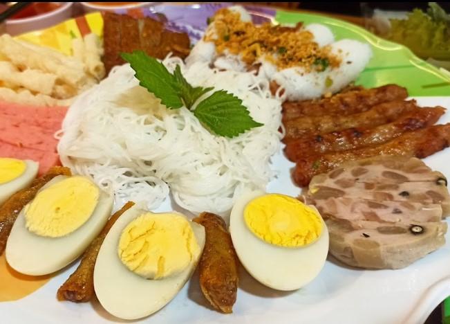 Quán của má - Nem nướng Nha Trang