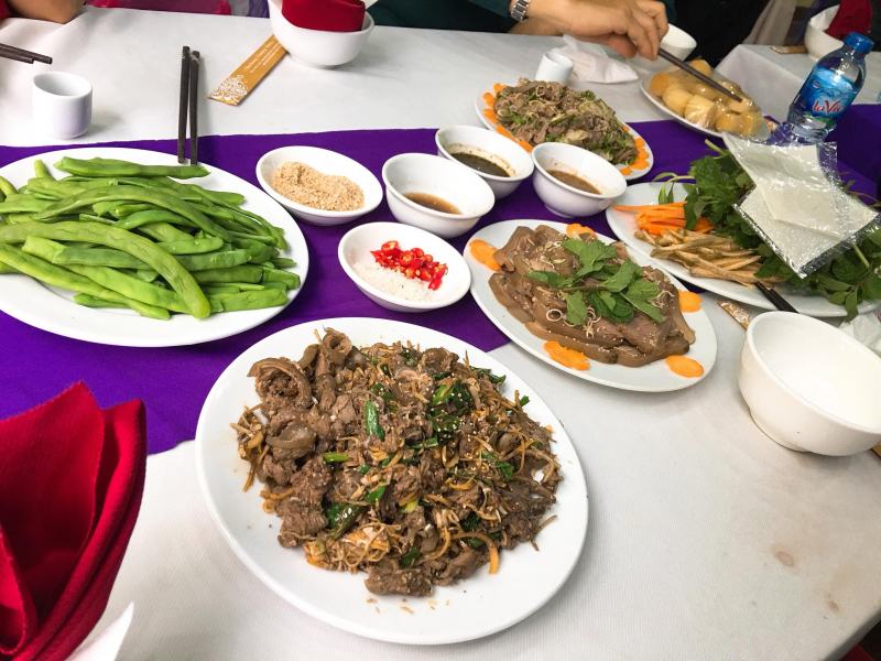 Quán Dê Minh Bục