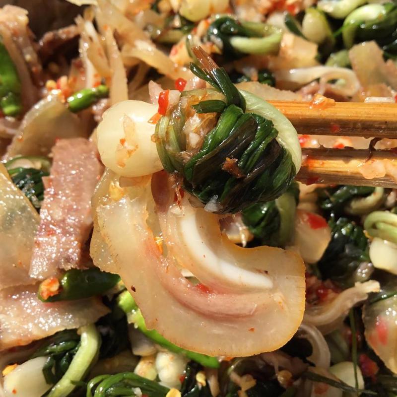 Quán gân Kiệu ở kiệt gần đường ray Ngự Bình