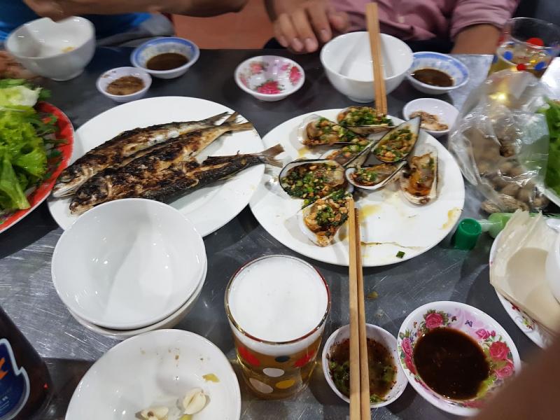Quán hải sản cô Bốn