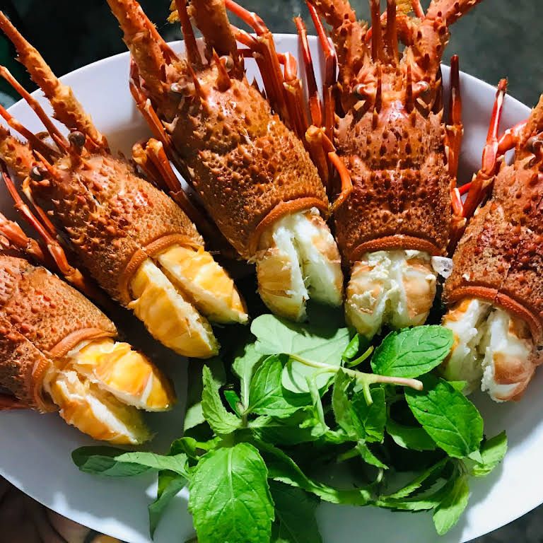 Quán hải sản Kinh Quyên - Đặc Sản Biển Tươi Sống