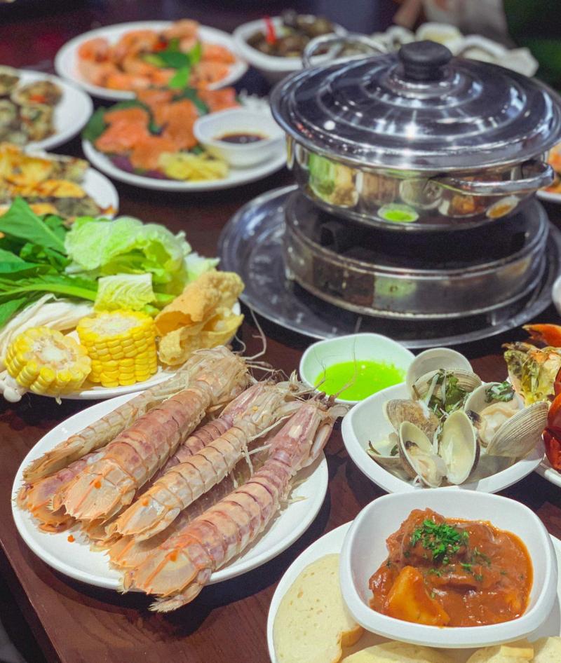 Quán Hải Sản Thuyền & Biển