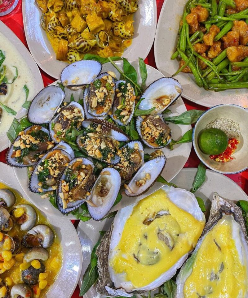 Quán Hải Sản Thuyền & Biển