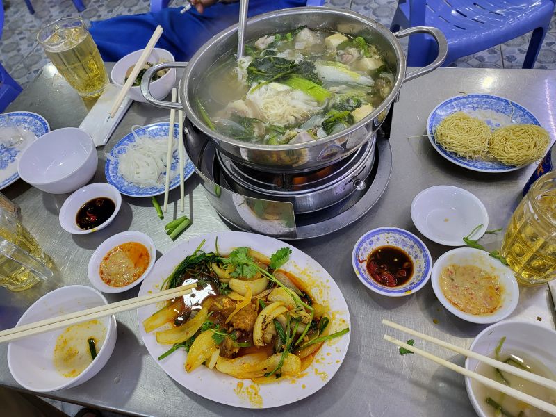 Lẩu đuôi bò Nguyễn Văn Đậu