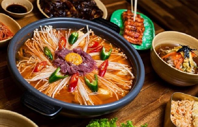 Lẩu Hàn Quốc ở Quán Muối Ớt