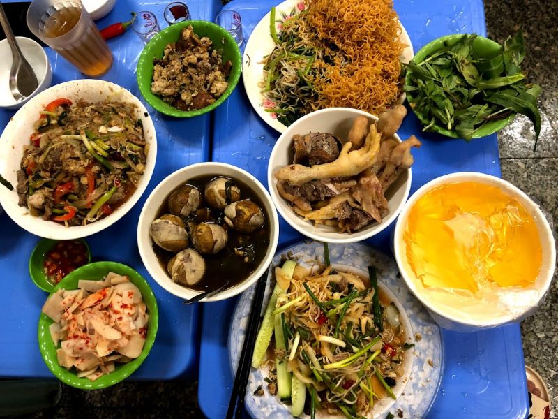 Quán Ngan Yến Lân