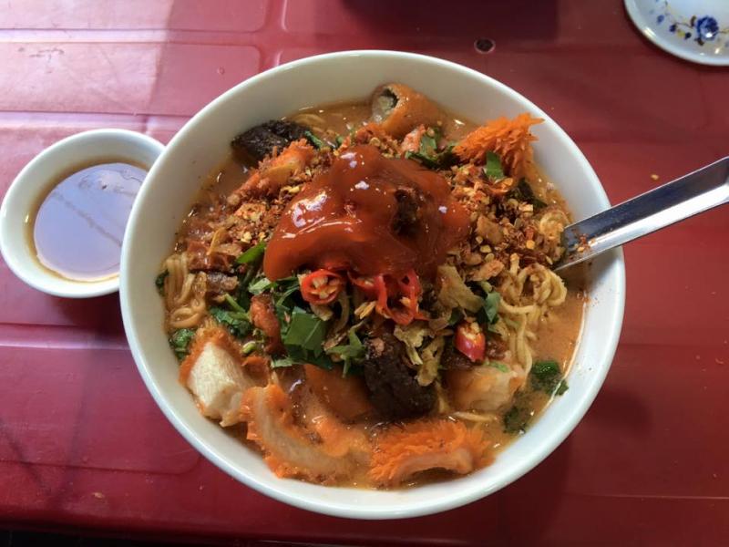 Tô phá lấu tại Quán Sinh