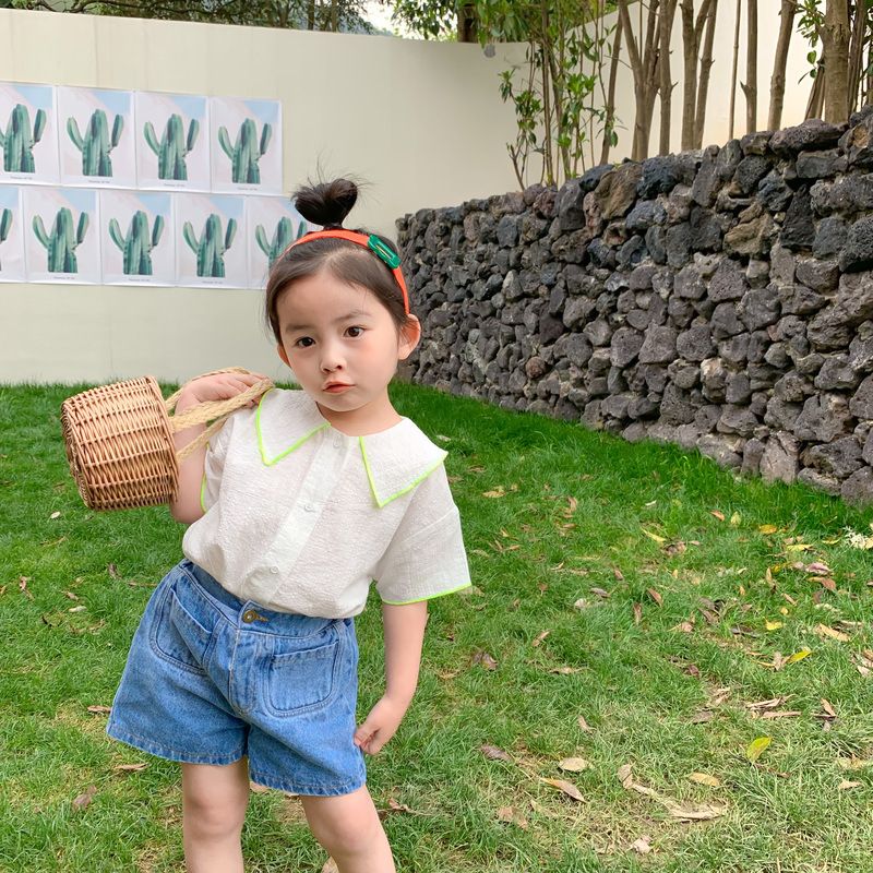 Quần short phối với áo sơ mi