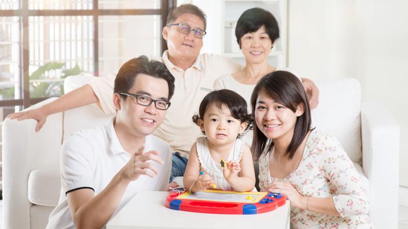 Con cái không chỉ giúp cha mẹ cảm thấy vui vẻ hơn, chúng còn là nguồn sức mạnh, động lực giúp mỗi người vượt qua mọi khó khăn
