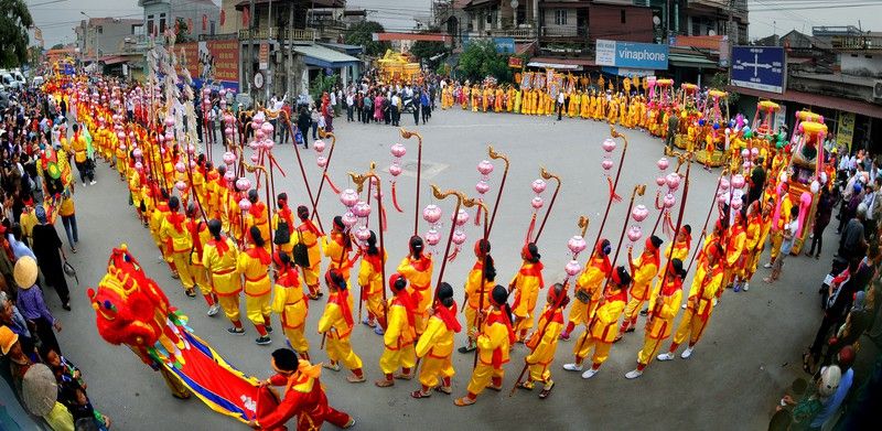 Ngày 3 tháng 3 âm lịch hàng năm là ngày diễn ra lễ hội Phủ Dầy nhộn nhịp cả vùng
