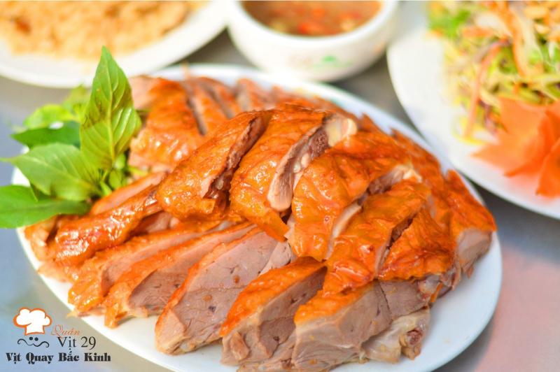Đĩa vịt quay thơm ngon hấp dẫn của Vịt 29