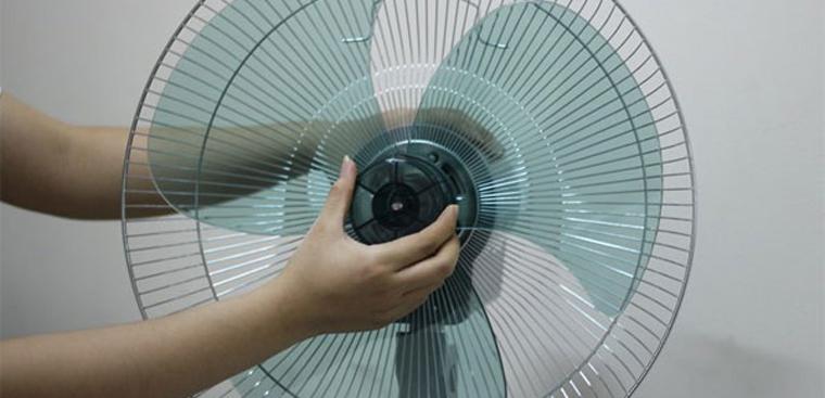 Quạt bị rung lắc mạnh