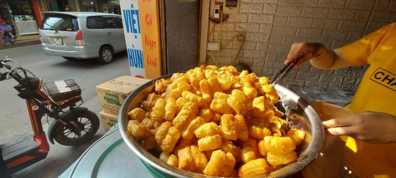 Quẩy đùi gà Ngọc Linh 20 Nguyễn Tuân