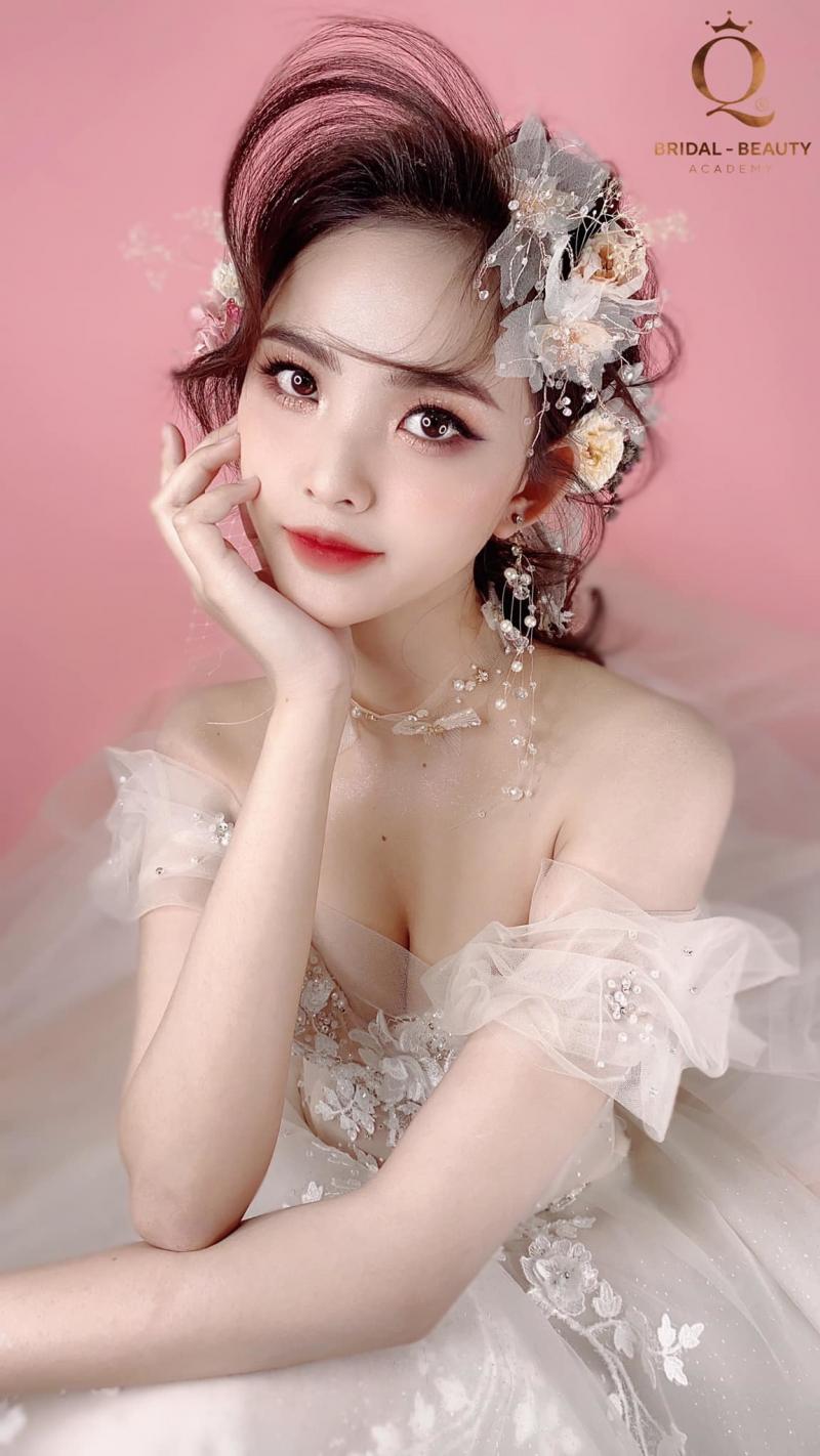 QUEEN Bridal