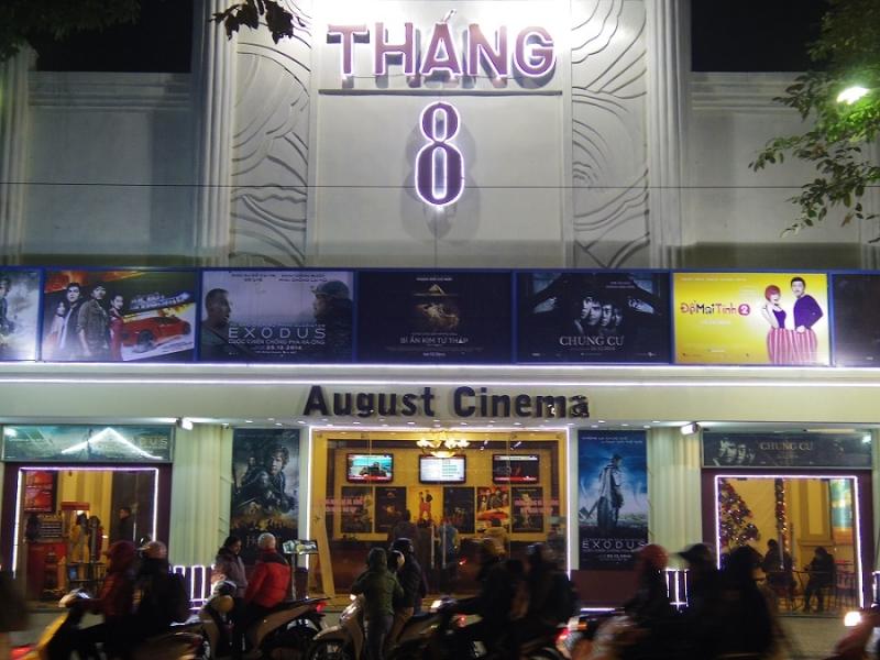 Rạp tháng Tám