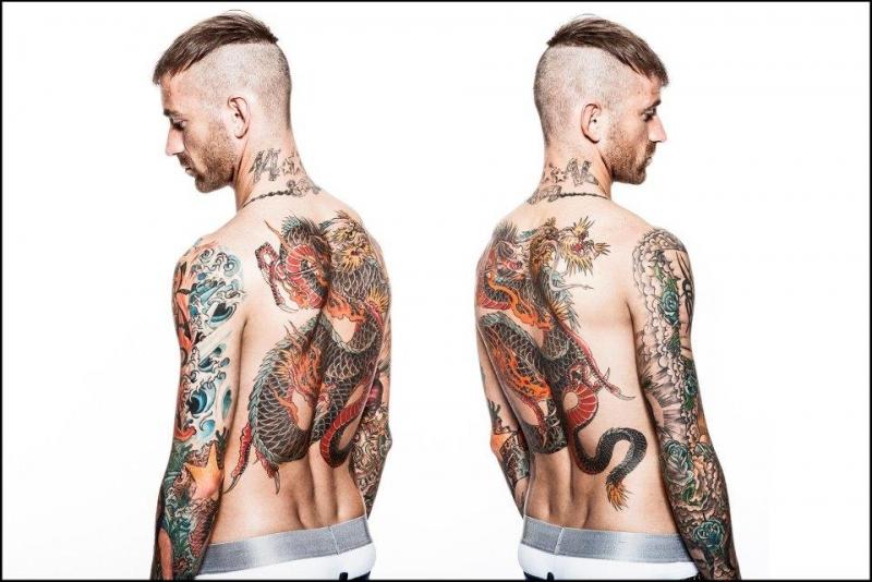 Meireles xăm hình rất ấn tượng