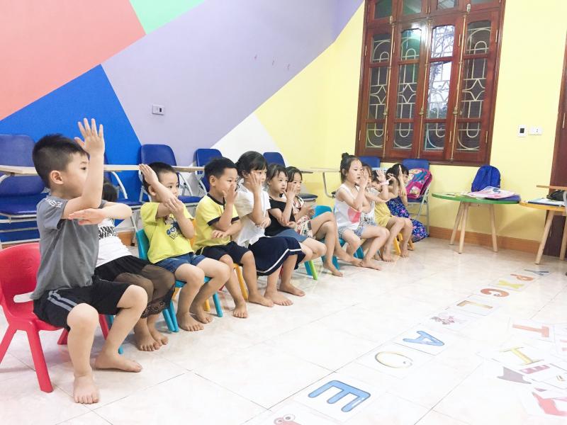 Bạn bên dành lời khen cho người bạn đời thay vì chỉ trích họ