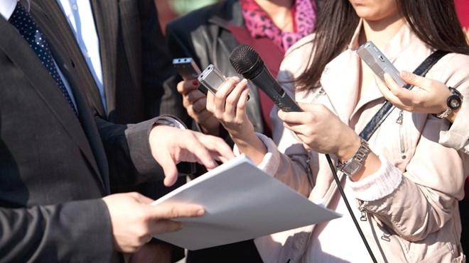 Tính chất của nghề là đưa những thông tin mới nhất, nóng nhất đến đọc giả.
