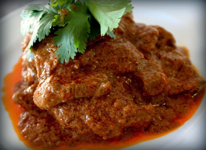Rendang - cà ri khô Indonesia