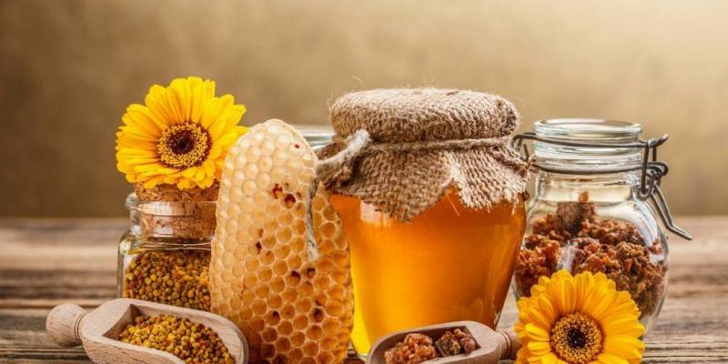 Mật ong dùng rơ lưỡi cho trẻ