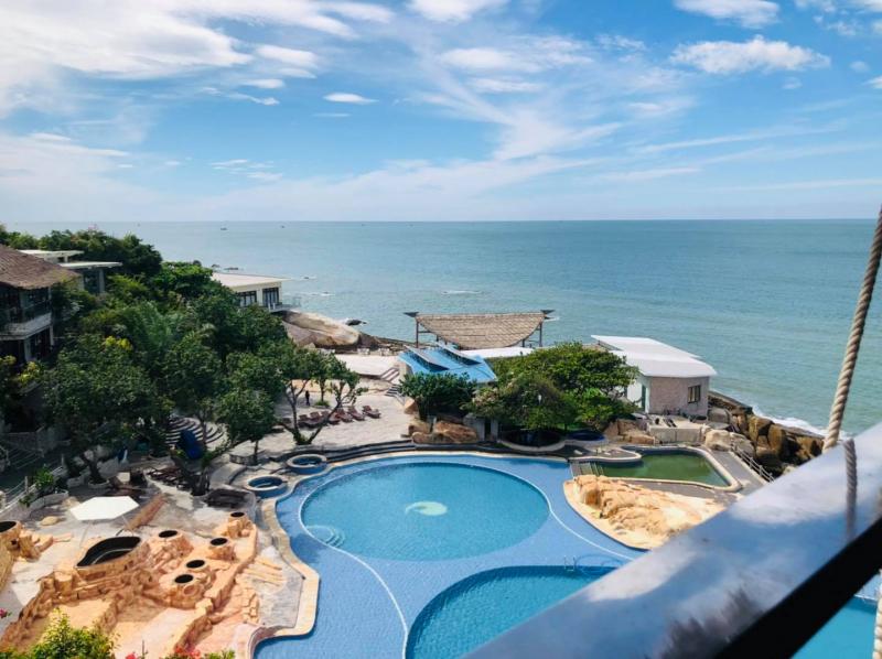Rock Water Bay