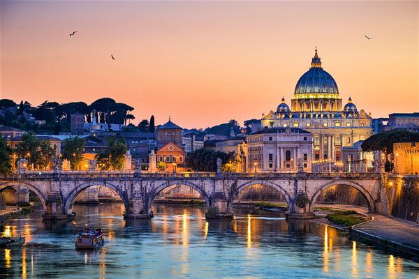 Nhà thờ thánh Peter là công trình nổi tiếng linh thiêng của Rome