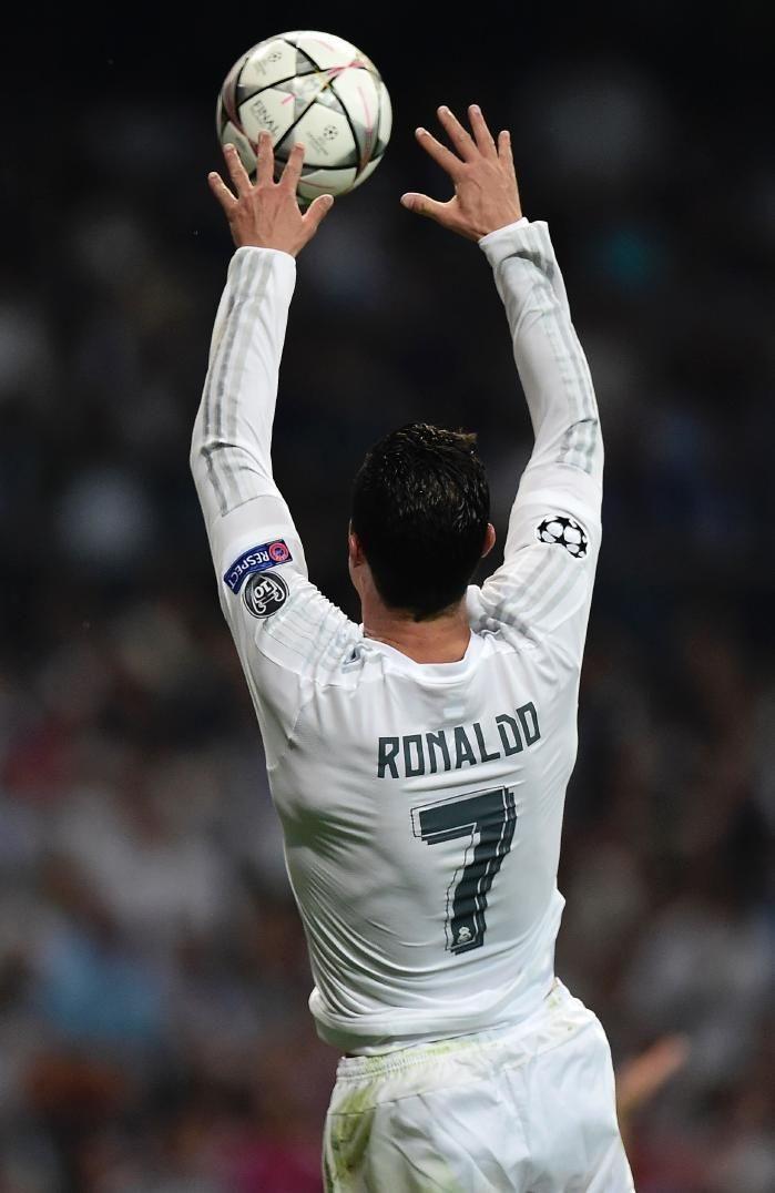 Ronaldo trong trận gặp Man City