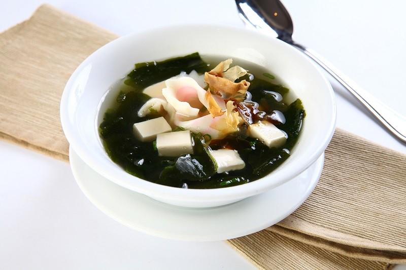 Rong biển thay bánh sinh nhật