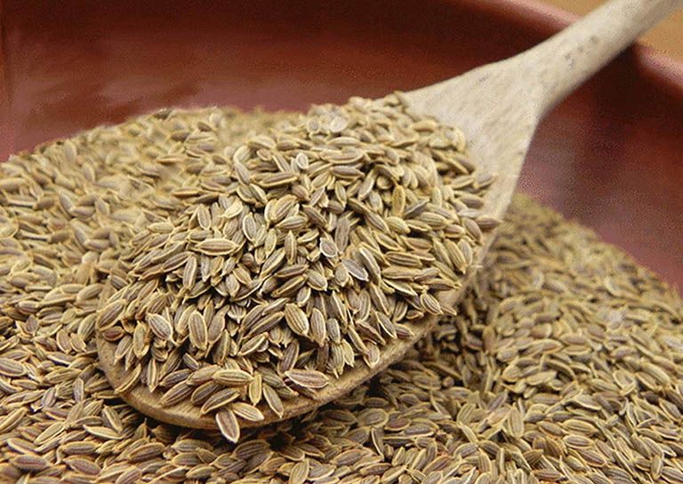 Rửa mặt với hạt cây thì là