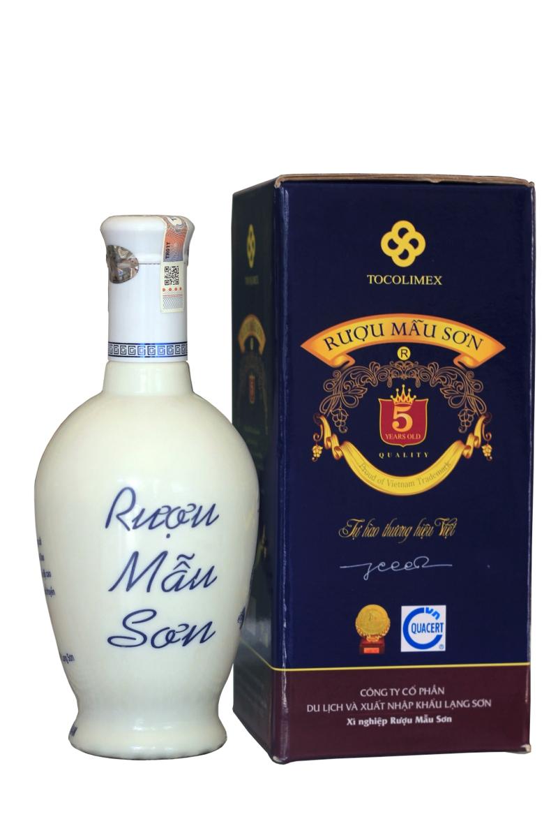 Rượu Mẫu Sơn mang đậm hương vị của núi rừng Xứ Lạng (Nguồn: Sưu tầm)