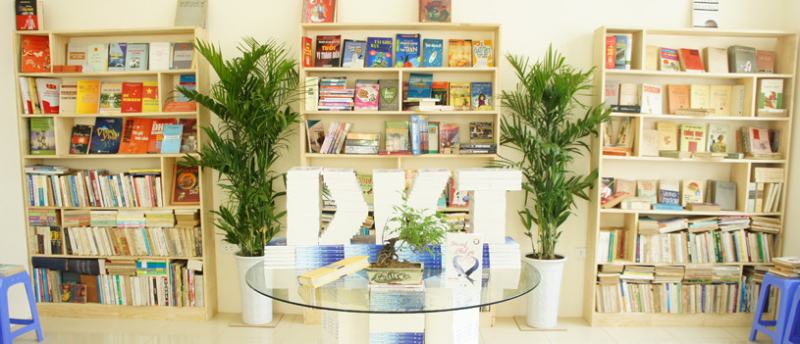 Một góc của cửa hàng Sách DKT
